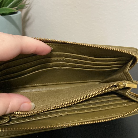 NWOT Universal Treads Olive Green Wallet - Picture 9 of 14
